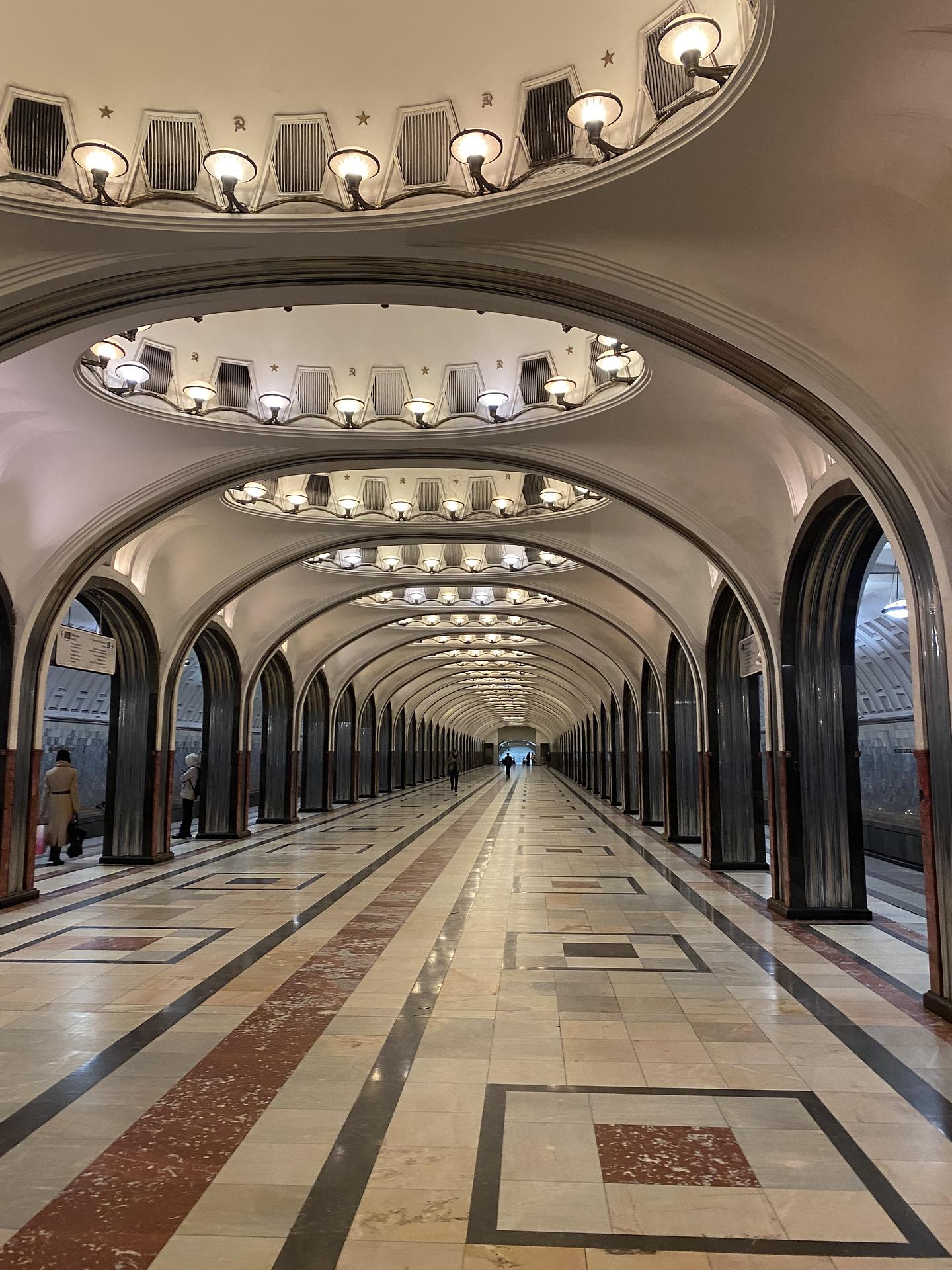 Московское метро 7 станций -  7 чудес