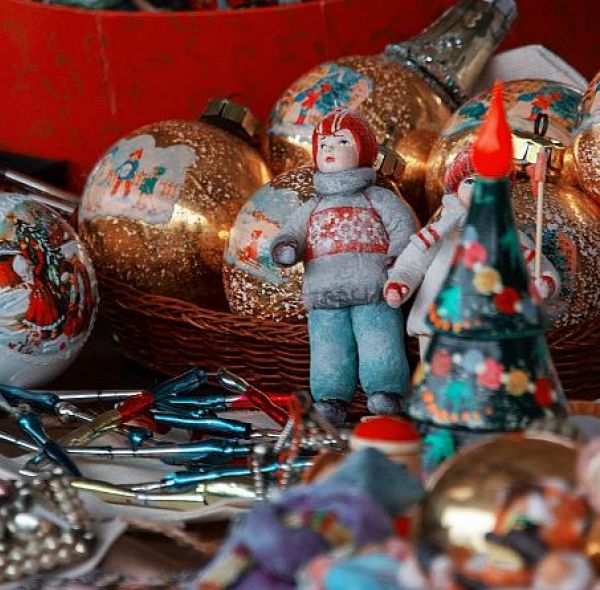 Тур «Семейная экспедиция: Тайны Новогодних Игрушек»,   4 дня