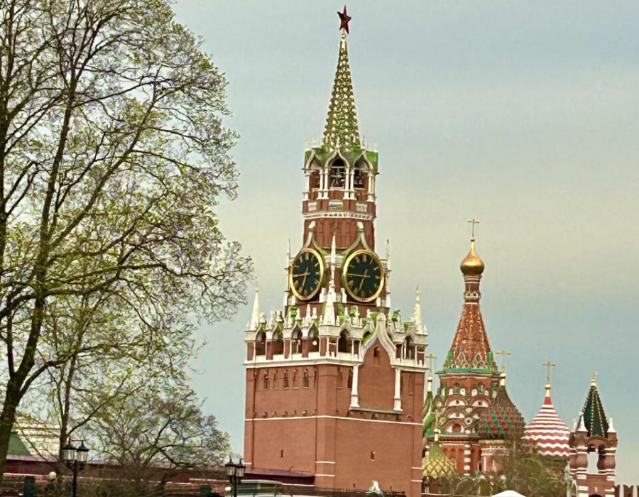 Школьная экскурсия в Кремль