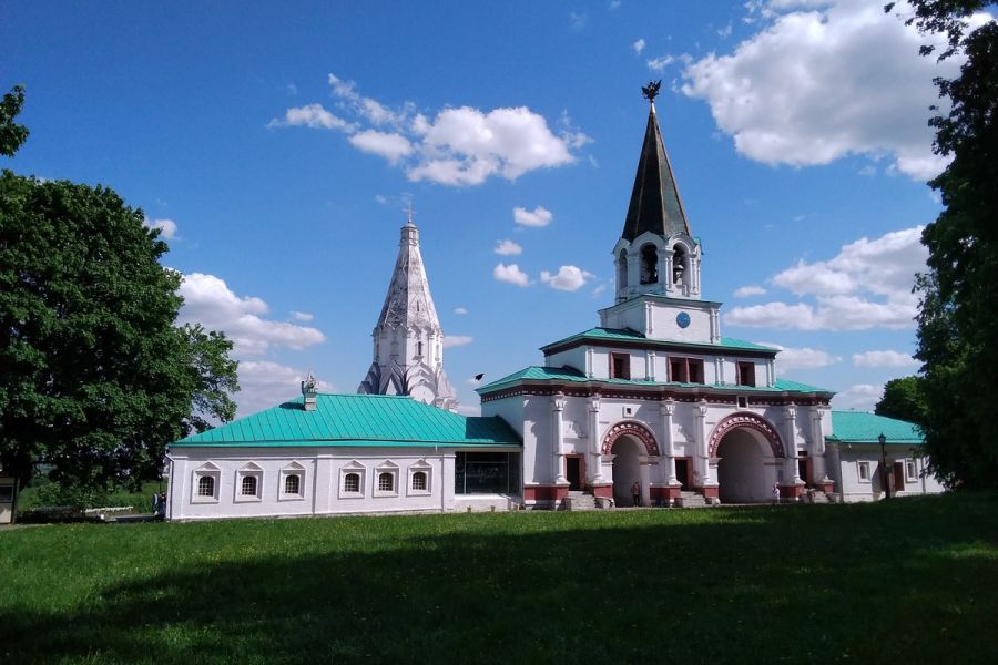 Бывшая царская загородная резиденция "Коломенское"