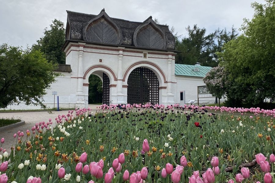 Бывшая царская загородная резиденция "Коломенское"